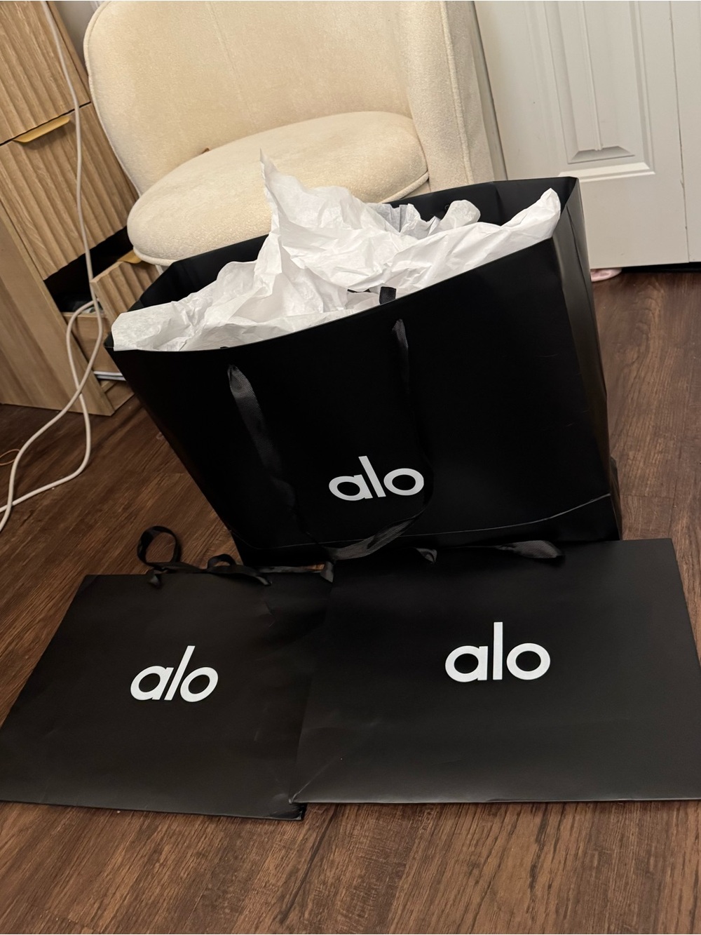 Alo 3 paper shopping Bags